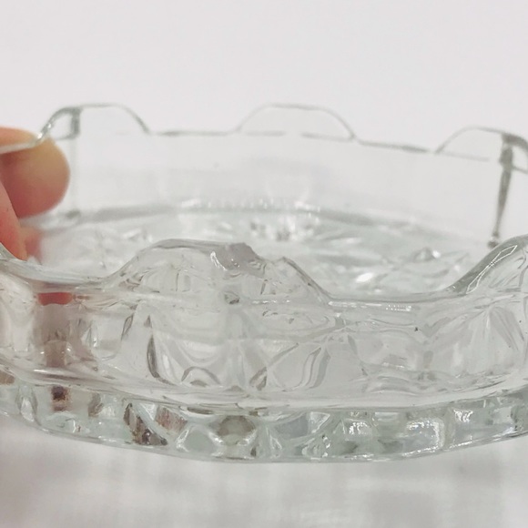 Vintage Anchor Hocking precut clear round puff box with lid. - Picture 9 of 11